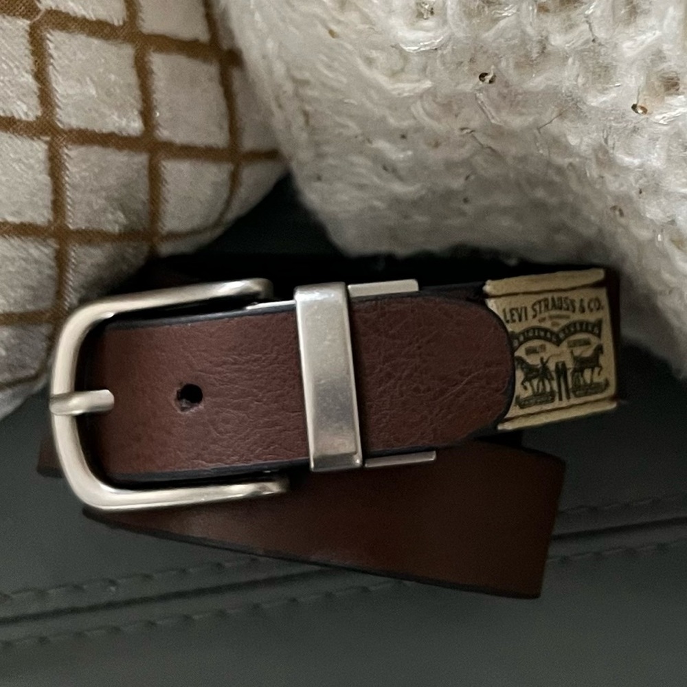 LEVI STRAUSS & CO Levis REVERSIBLE Brown Black BELT Size MEDIUM (M) 30-32